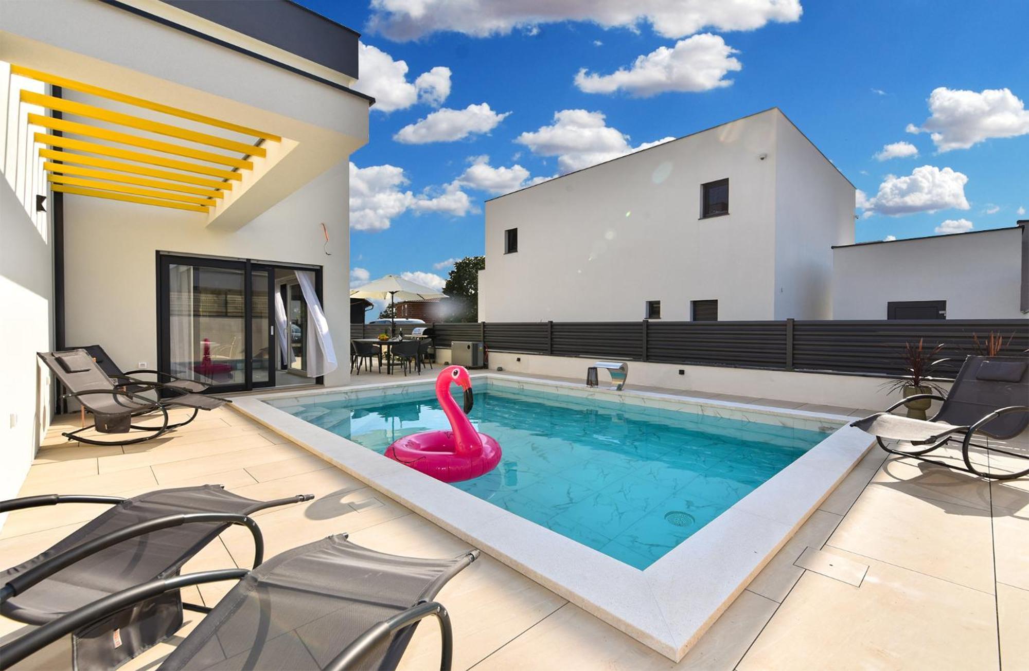 Jlo1 Mit Beheizbarem Pool Vila Peroj Exterior foto