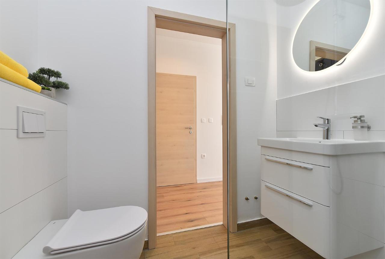 Jlo1 Mit Beheizbarem Pool Vila Peroj Exterior foto