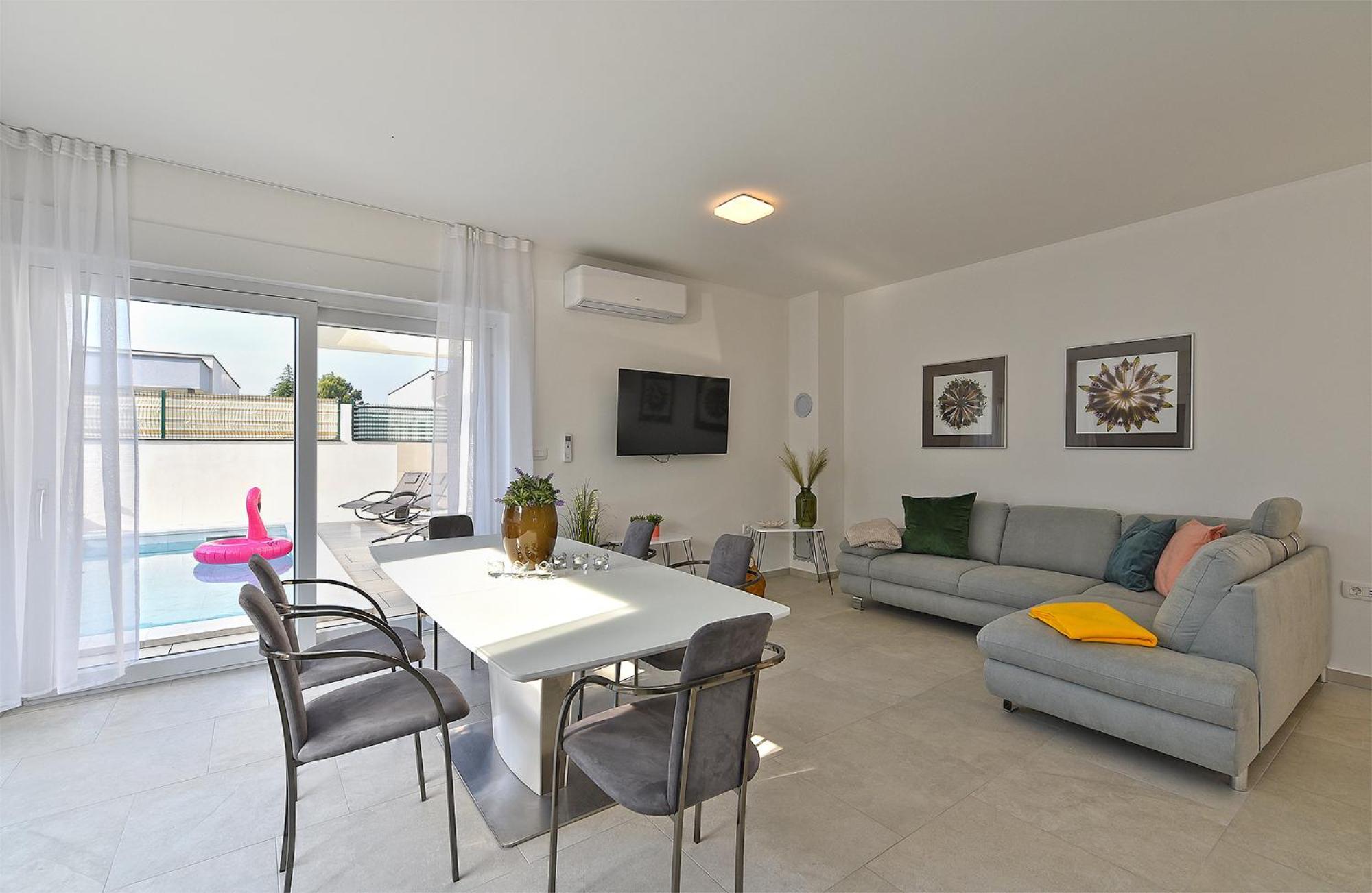 Jlo1 Mit Beheizbarem Pool Vila Peroj Exterior foto